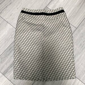 THE LIMITED SKIRT SIZE 0 STRAIGHT PENCIL LINED WOMEN SKIRT BLACK & WHITE.